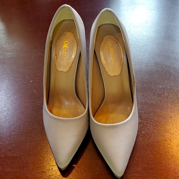 JOEupin Silver Pointed Toe Decorative High 5" Heeled Sz. 6 (36) Shoes - Picture 16 of 16